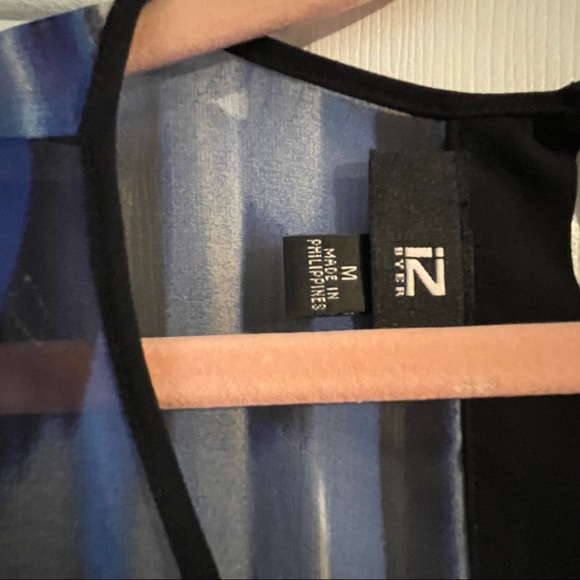 IZ byer blouse - Picture 2 of 3